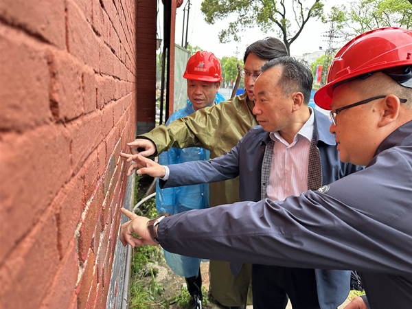 4月3日，衡陽(yáng)國(guó)投黨委書記張雨民調(diào)研建湘工業(yè)文化街區(qū)項(xiàng)目_600.jpg